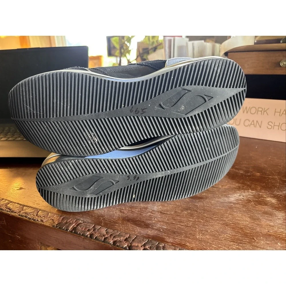 Skechers clean very parts